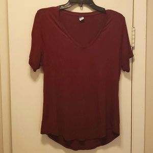 Old Navy Maroon T-shirt size Small